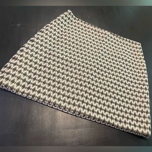 Loft outlet white, black and gold metallic thread Loft mini skirt, size 12